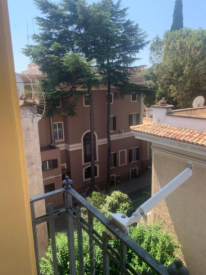 Studio Flat Ultimo Piano In Centro Rome Exterior photo
