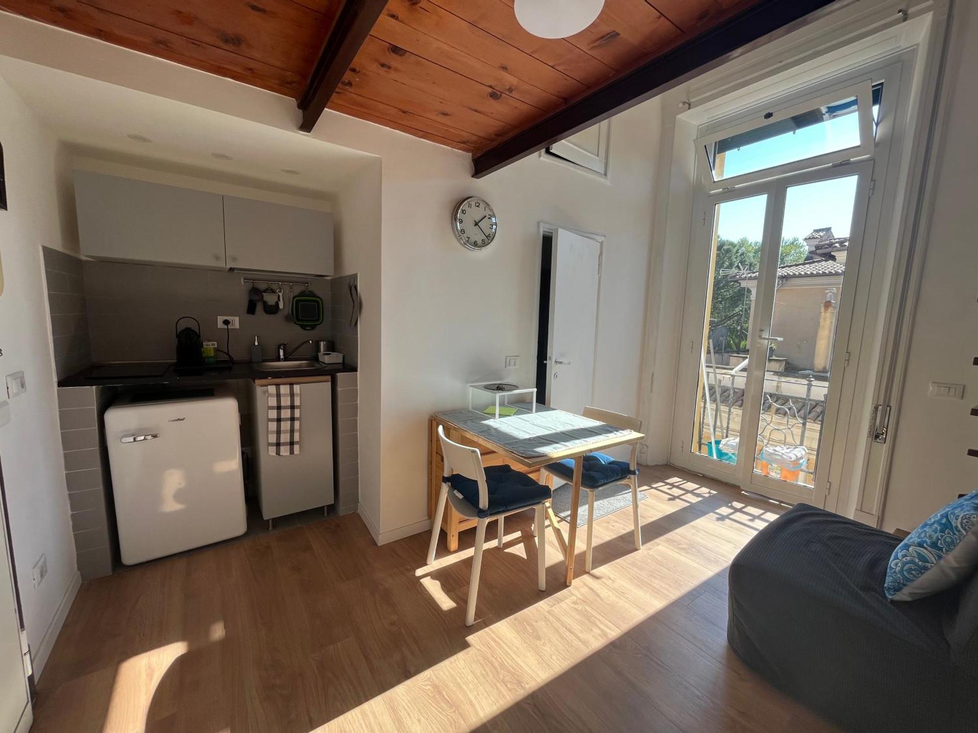 Studio Flat Ultimo Piano In Centro Rome Exterior photo